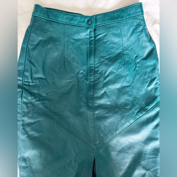 Vintage Danier - High-Waisted Two-Toned Green Genuine Leather Skirt - Size 6 - Picture 4 of 7